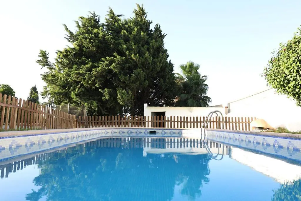 Holiday home Chalet Con Piscina, Amplio Jardin Y Aire Acondicionado Chiclana de la Frontera